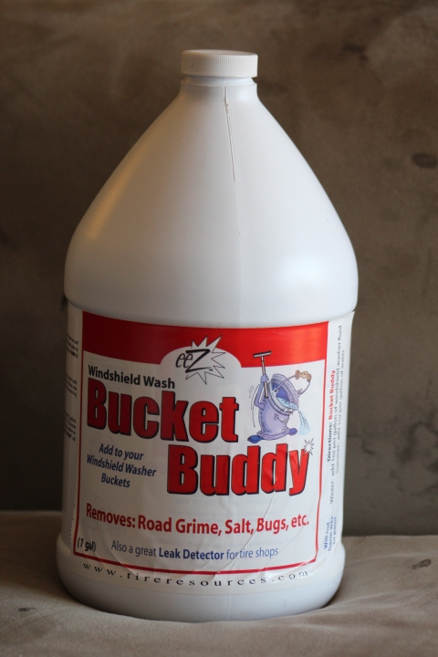 Bucket Buddy Cleaner 1 Gallon  Speedee Shipping Area Only- IA, MN, ND, SD, NE, IL, WI